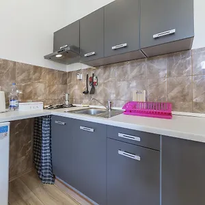 Zona Apartment